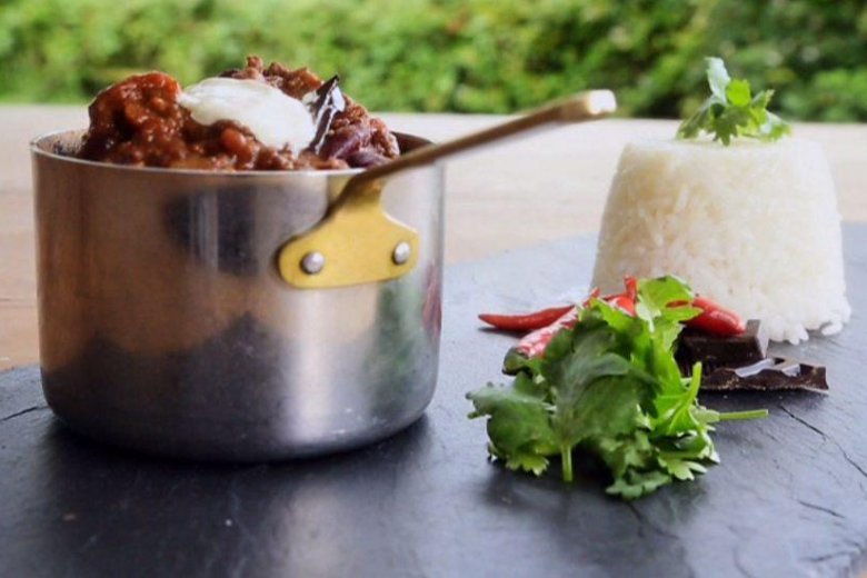 ​Beef chilli with bitter chocolate